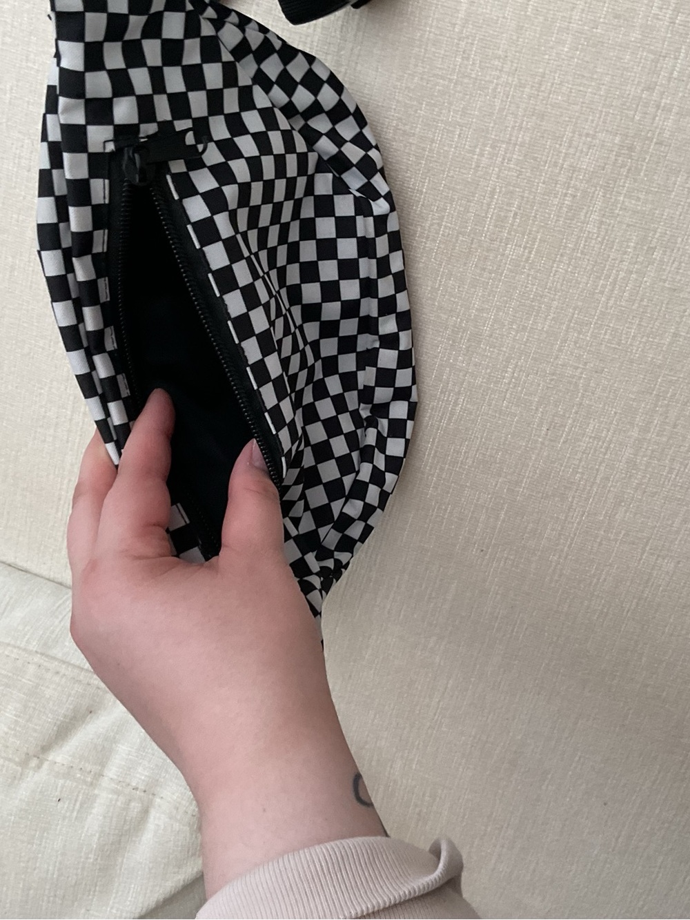 Checkered Black and White Waist Bag - Unbranded - Picture 4 of 6
